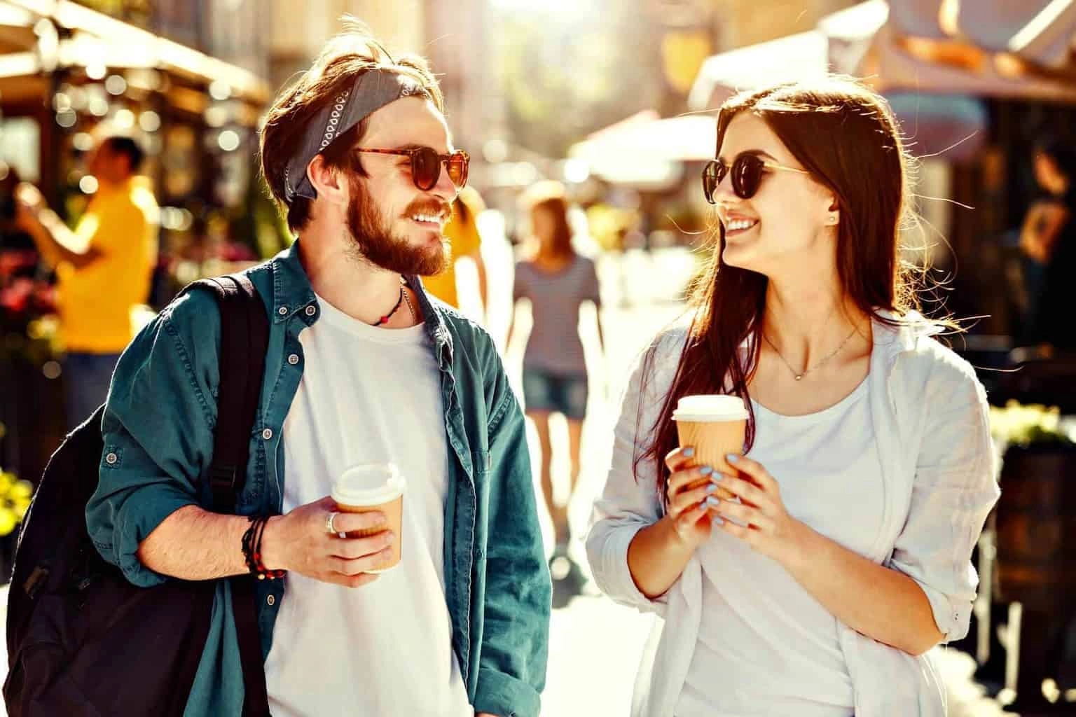 ТОП-10 порад, як знайомитися з дівчиною на вулиці, у кафе чи онлайн